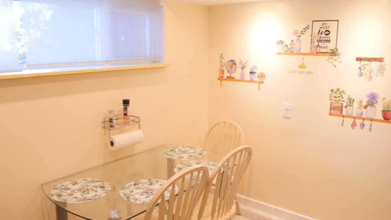 Applewood Gardens Apartment Mississauga Exterior photo